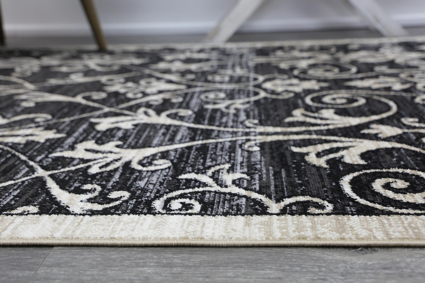 Ario Lattice Traditional Black and Cream Rug