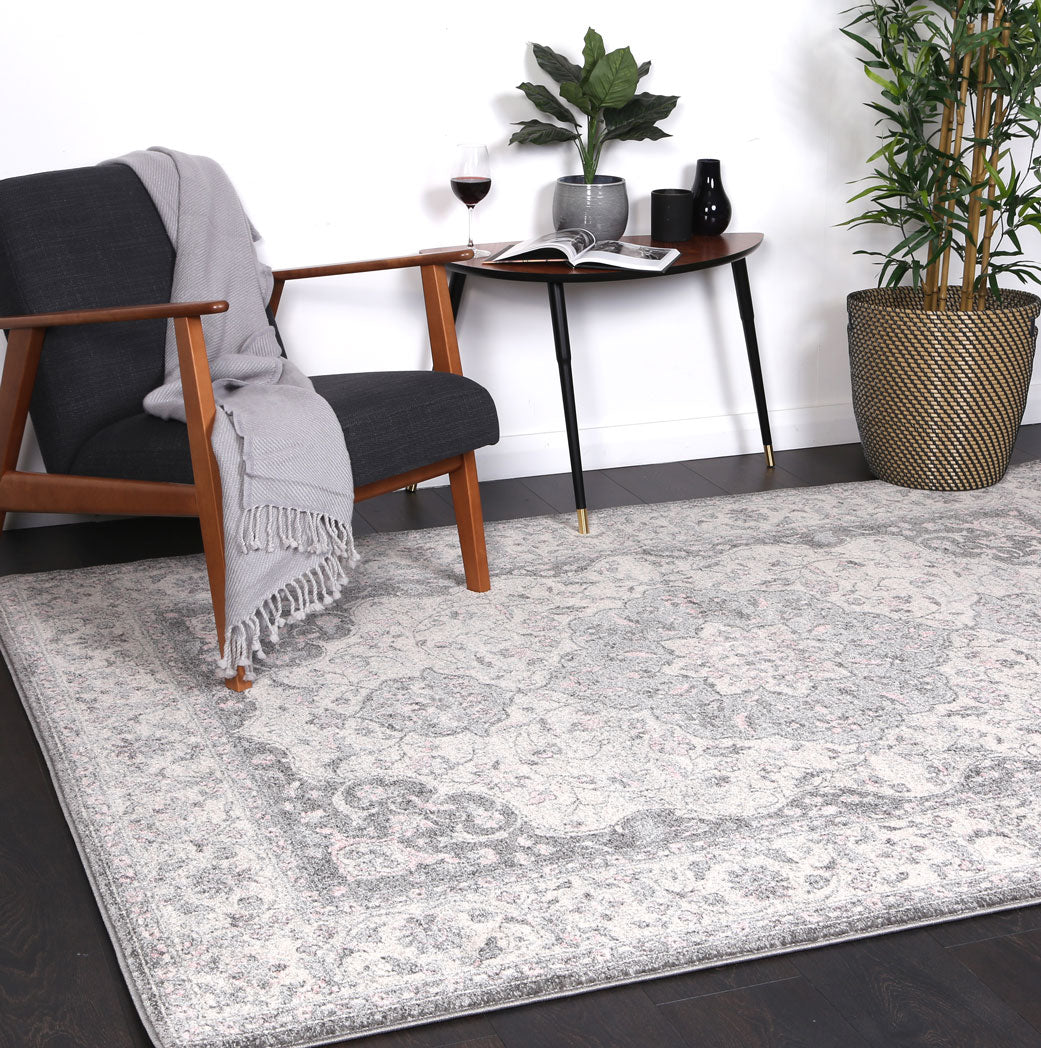 Exquisite Traditional Grey Rug