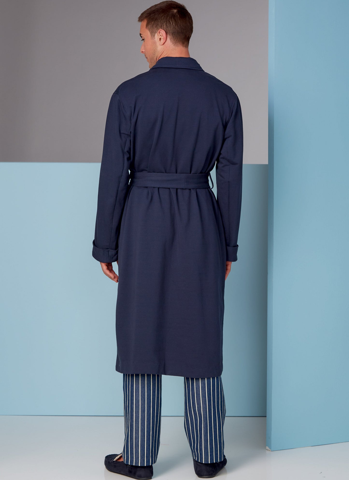 Vogue V1855 Men's Robe And Belt