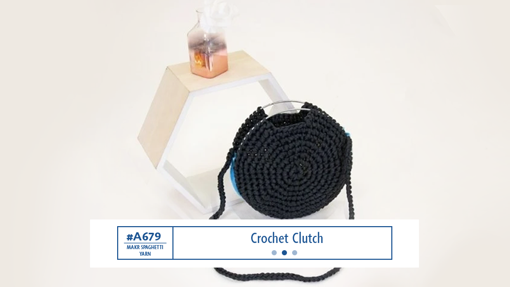 A679 Crochet Clutch