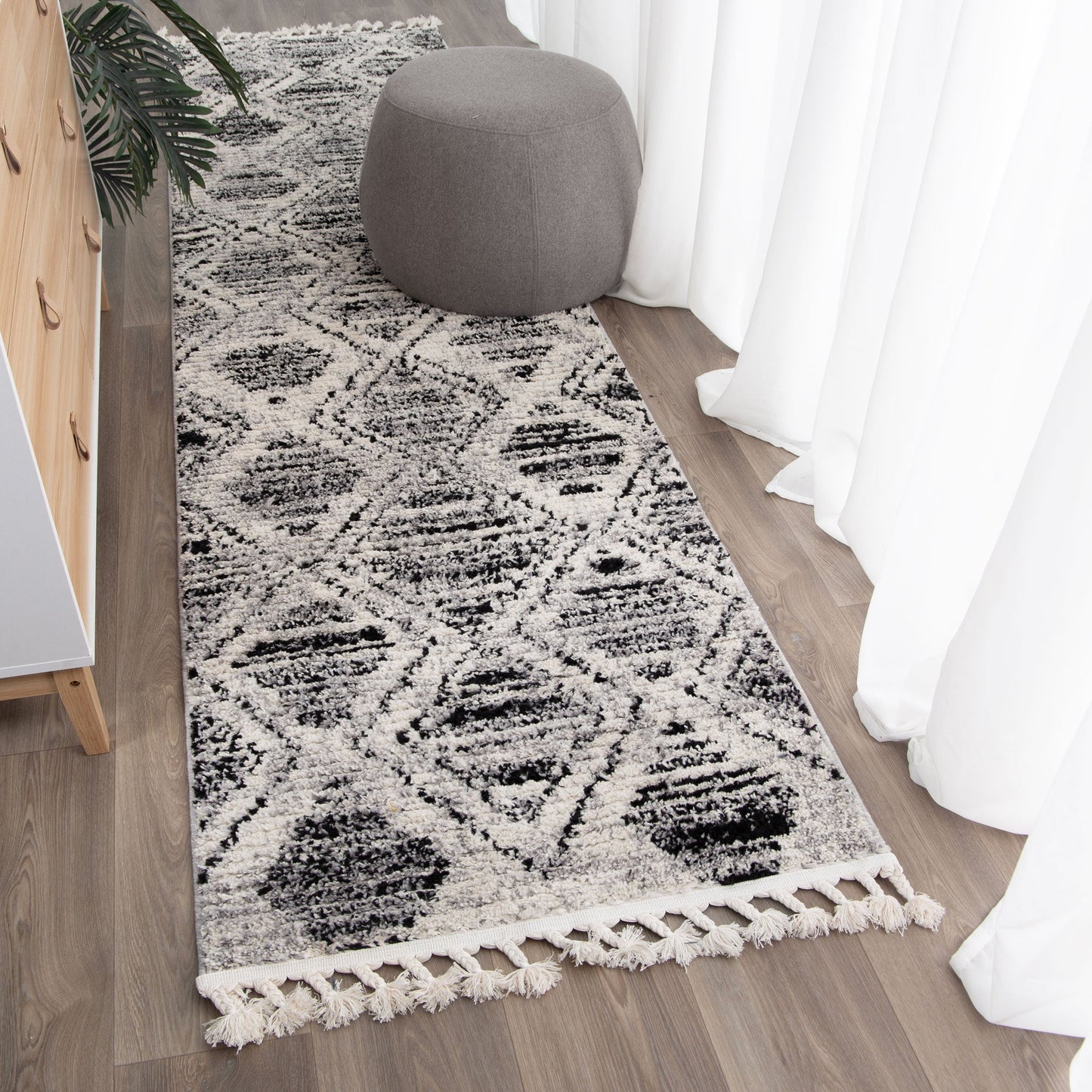 Mansour Diamond Black & White Geometric Rug