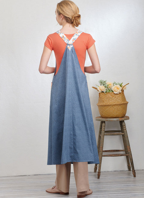 Simplicity Pattern 9938 Misses' Pullover Aprons