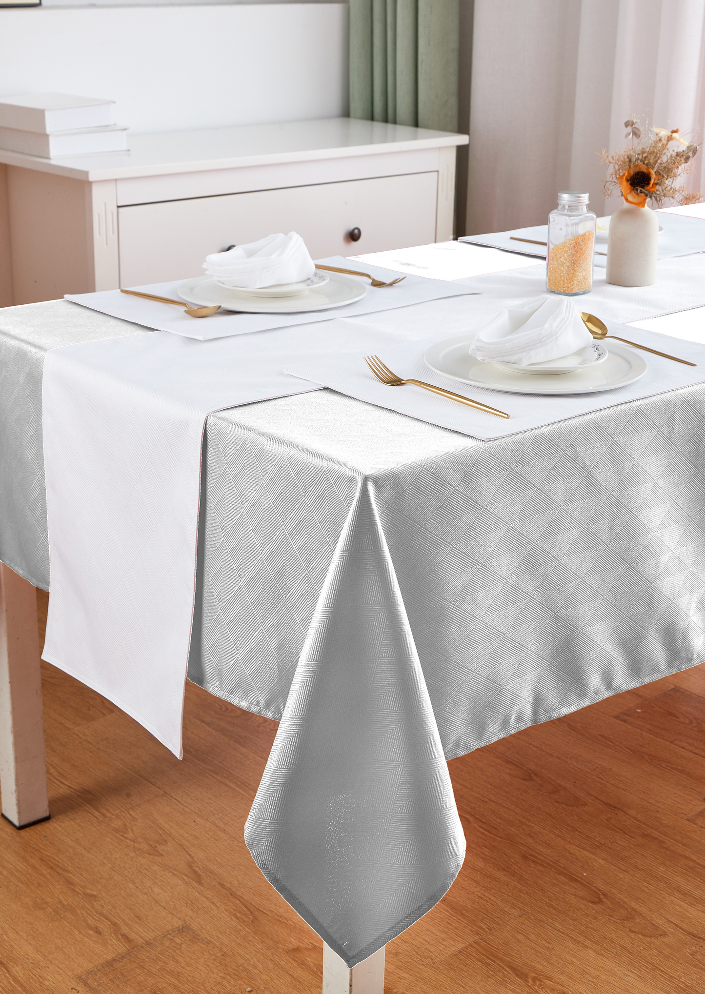 Formr Jacquard Tablecloth