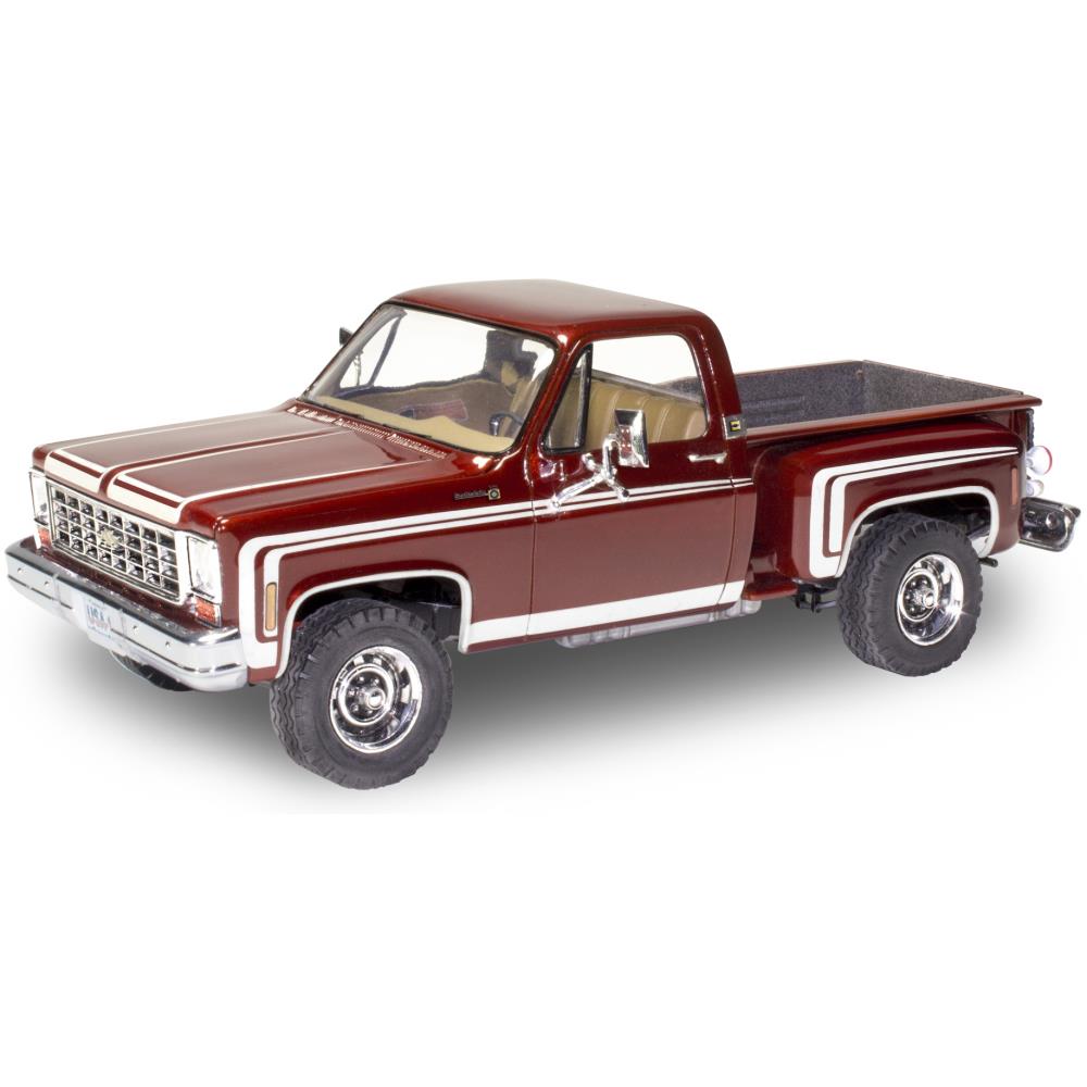 Revell '76 Chevy Sport Stepside Pickup 4x4  Model Truck  Kit