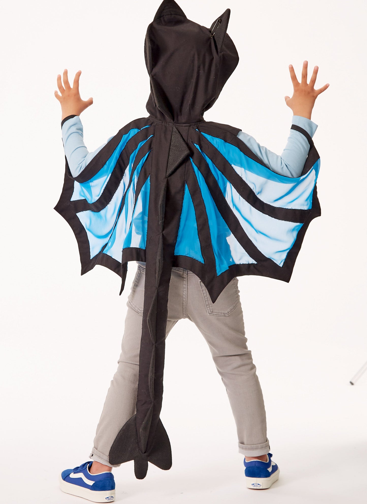 McCall's Pattern 8225 Kids' Dragon Cape and Mask