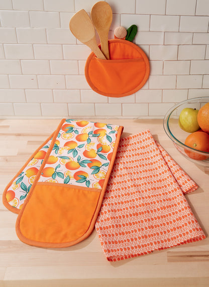McCall's Pattern 8234 Children's and Misses' Aprons, Potholders and Tea Towel