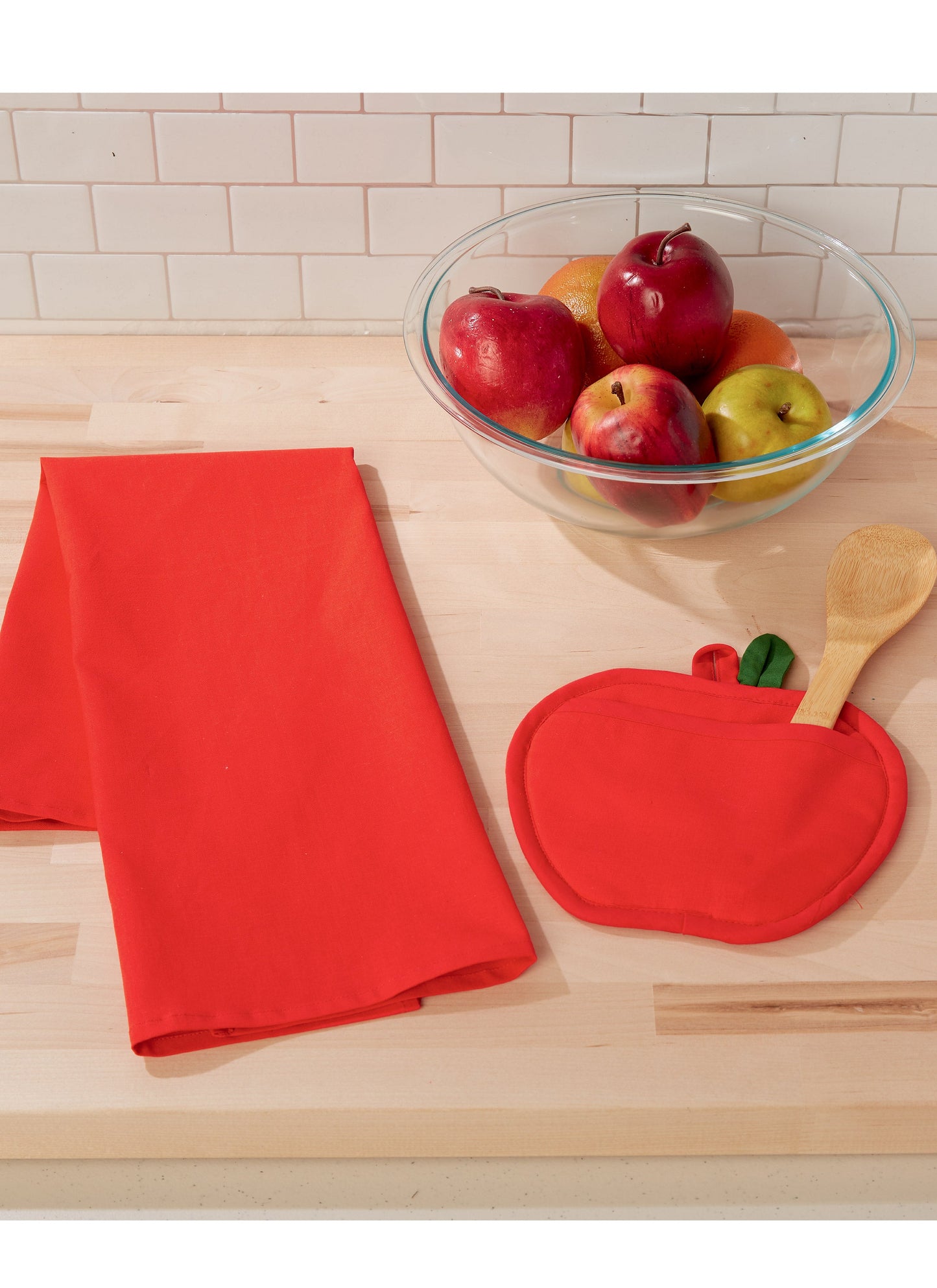 McCall's Pattern 8234 Children's and Misses' Aprons, Potholders and Tea Towel