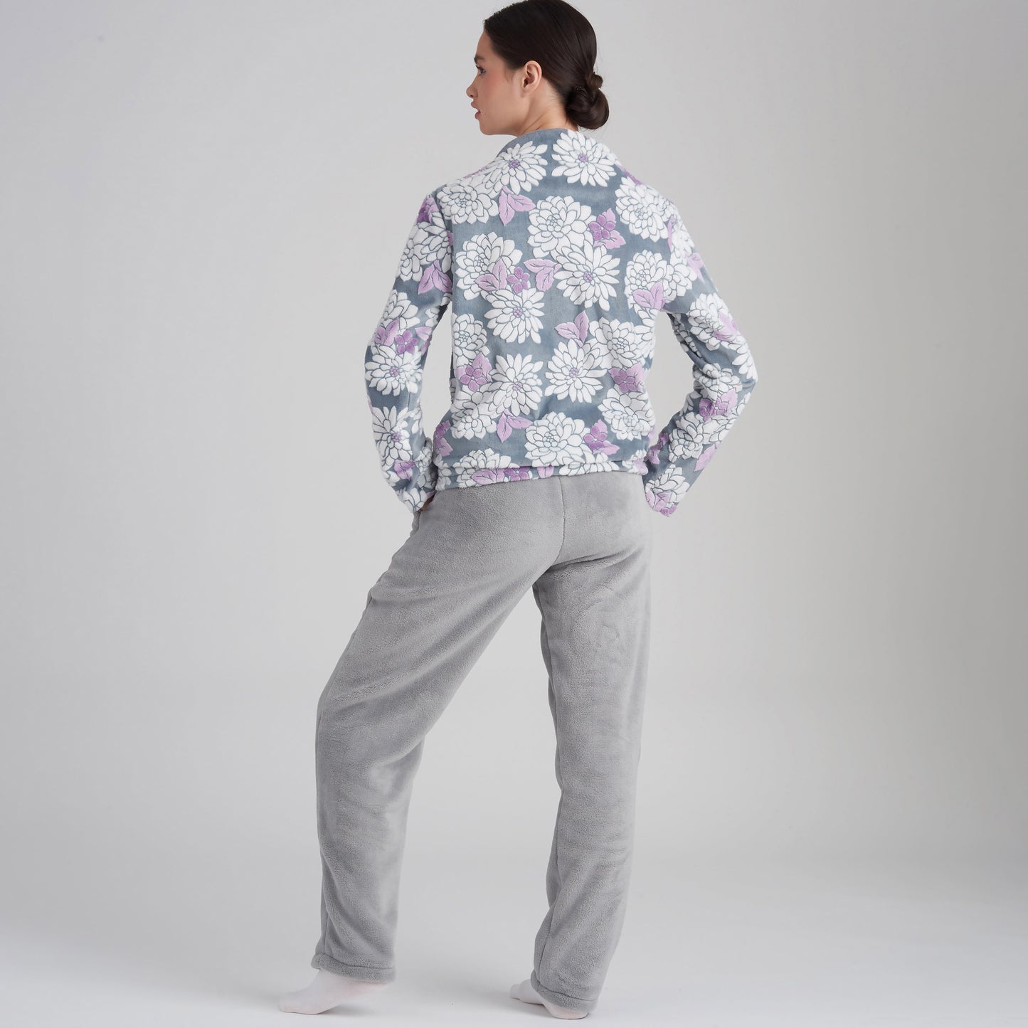Simplicity Pattern 9019 Girls' & Misses' Loungewear