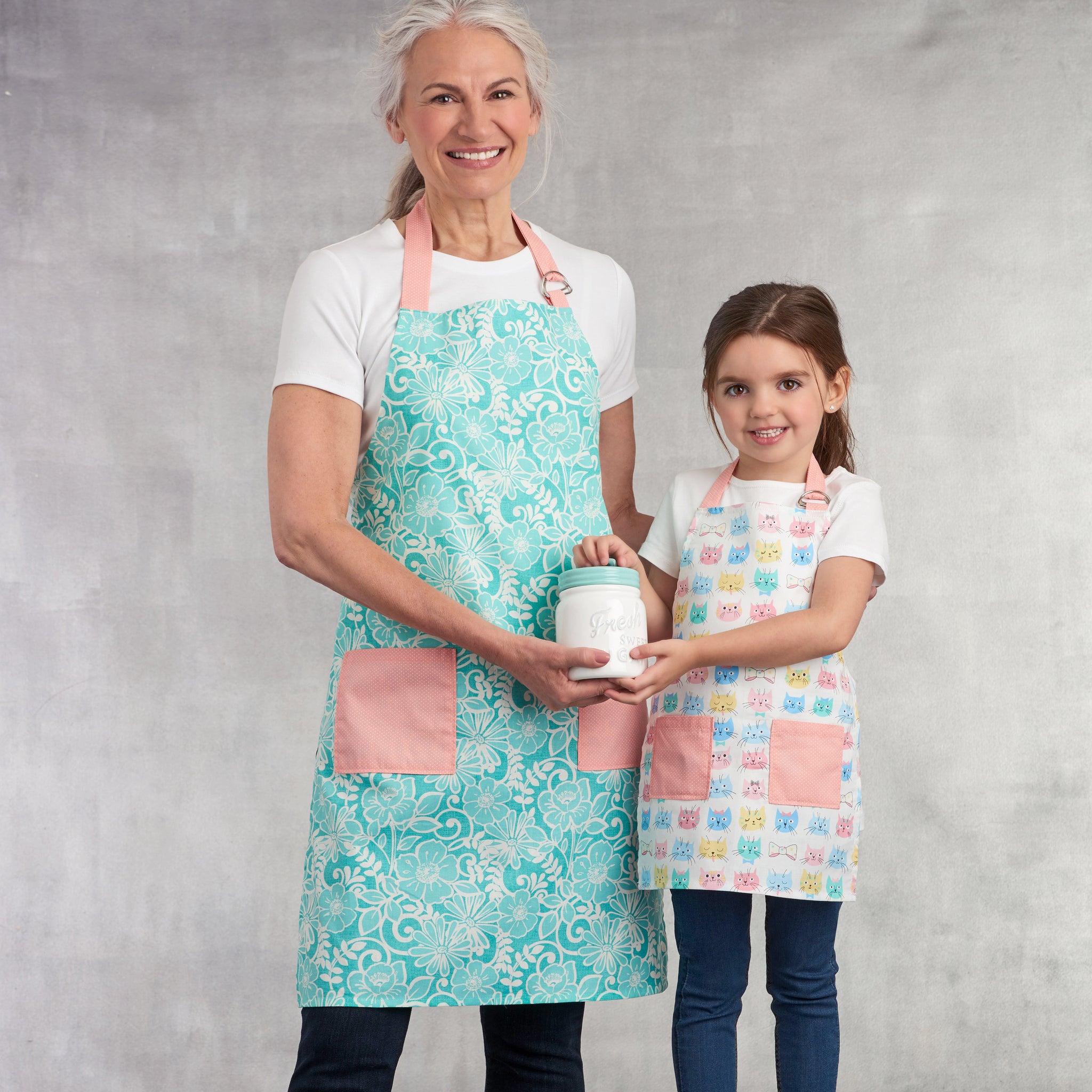 Simplicity Kids & Adults Aprons-S - XL