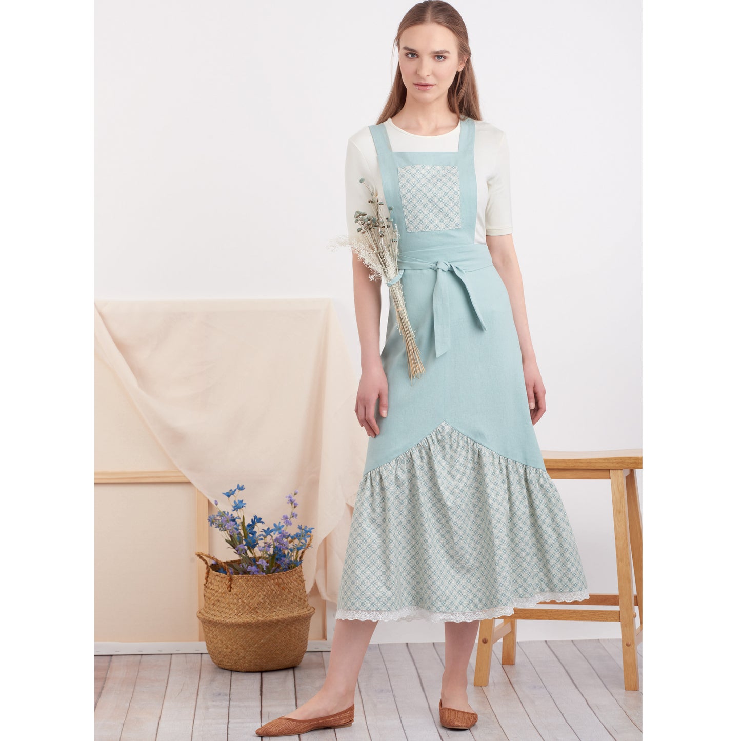 Simplicity Pattern S9435 Misses' Aprons