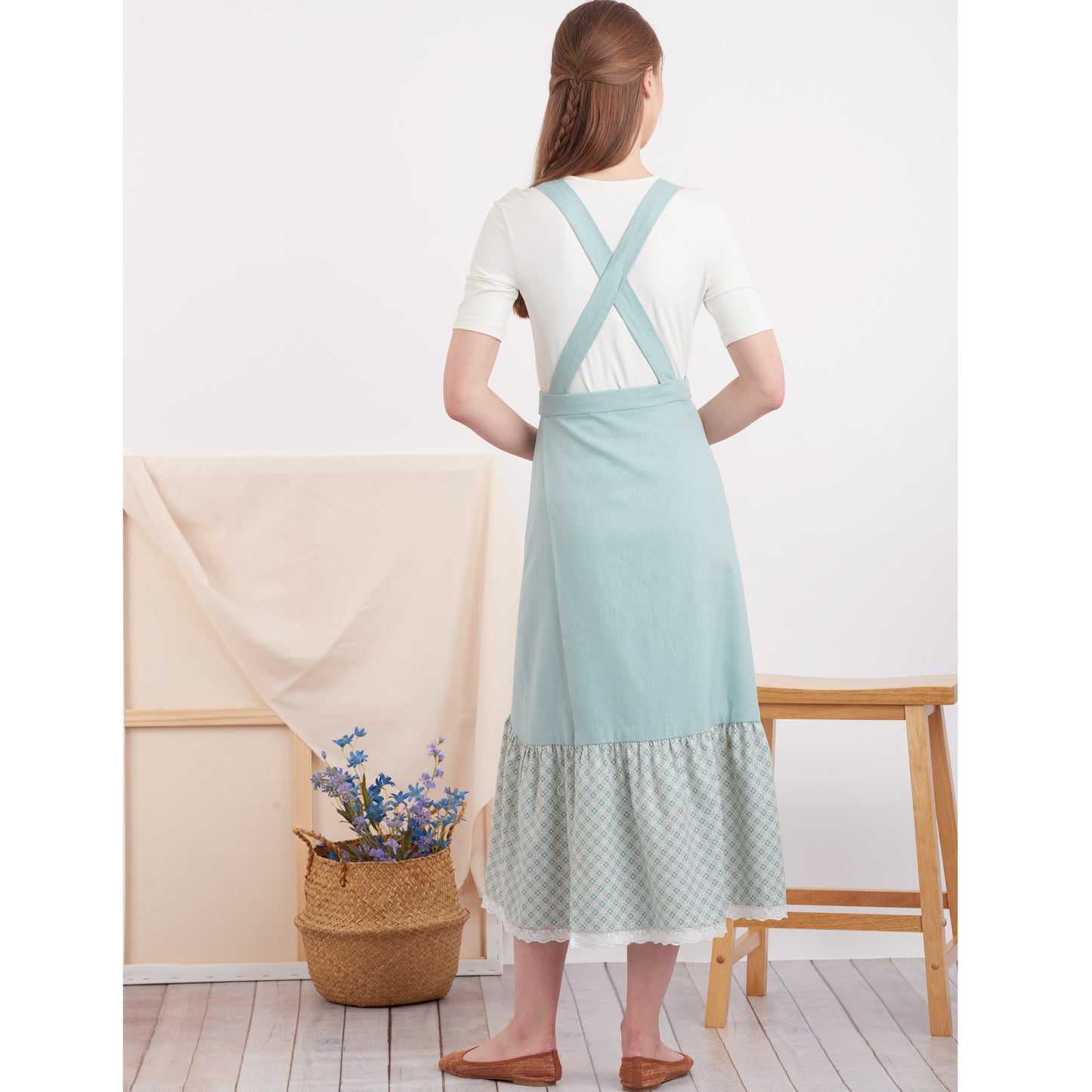 Simplicity Pattern S9435 Misses' Aprons