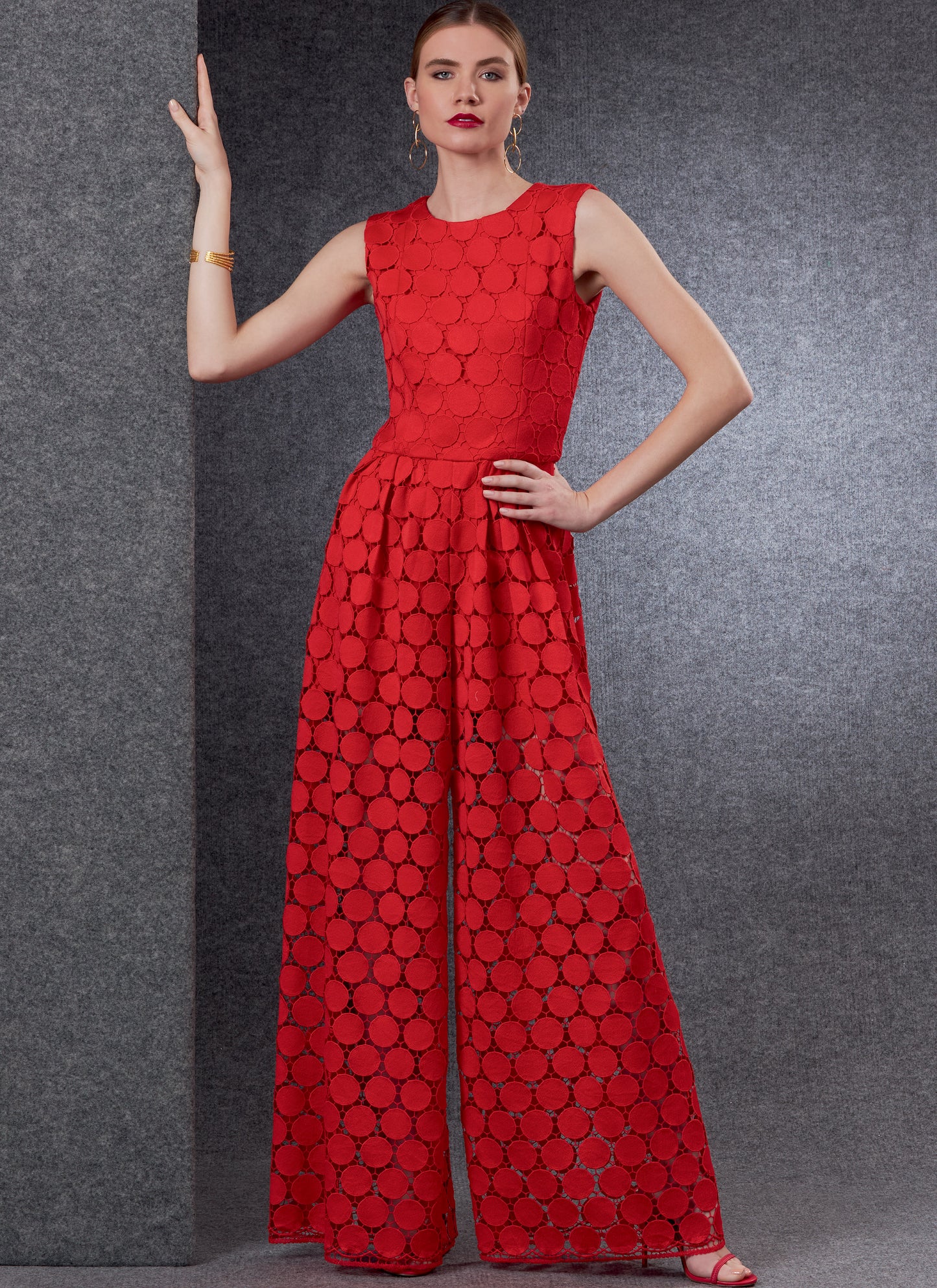 Voguepattern V1806  Misses' & Misses' Petite Jumpsuit