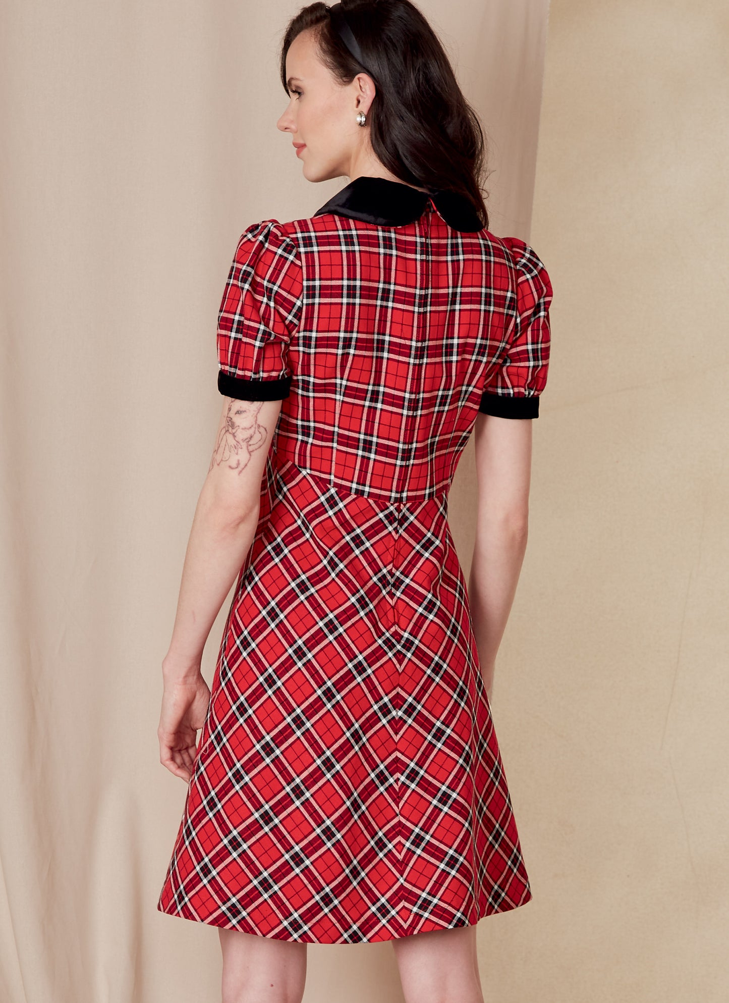 Vogue Pattern V182Misses' Dress