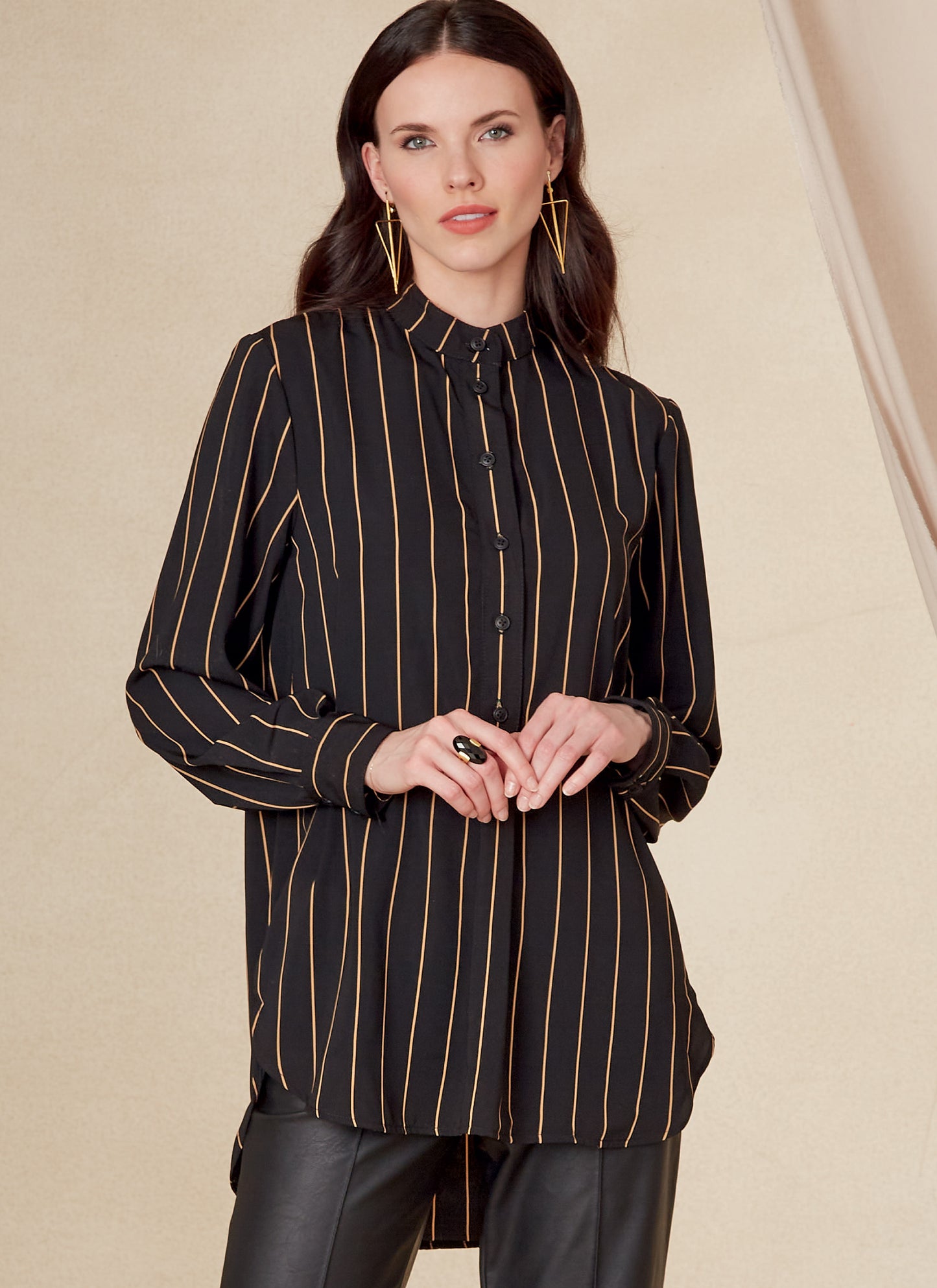 Voguepattern V1823  Misses' and Misses' Petite Shirt