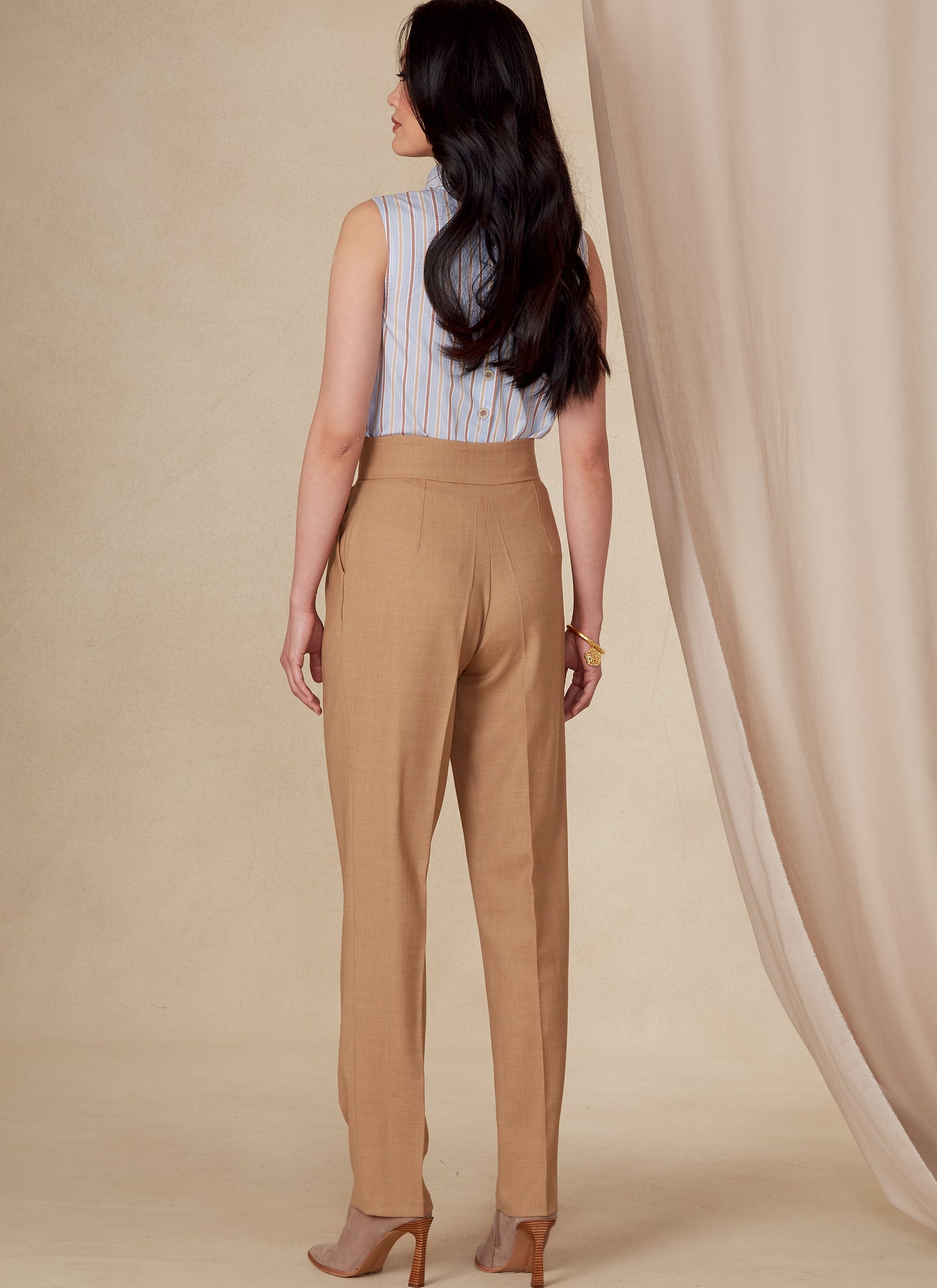 Voguepattern V1829  Misses' and Misses' Petite Pants