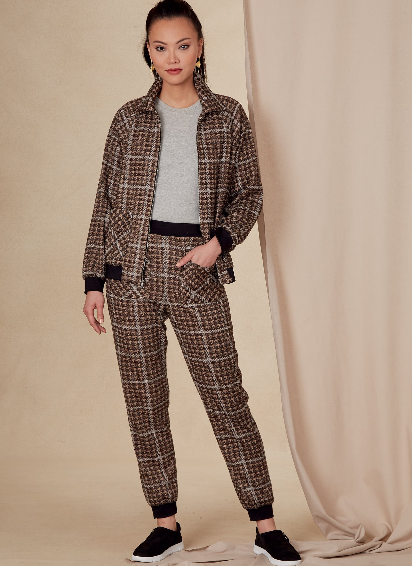 Voguepattern V183Misses' and Misses' Petite Jacket and Pants
