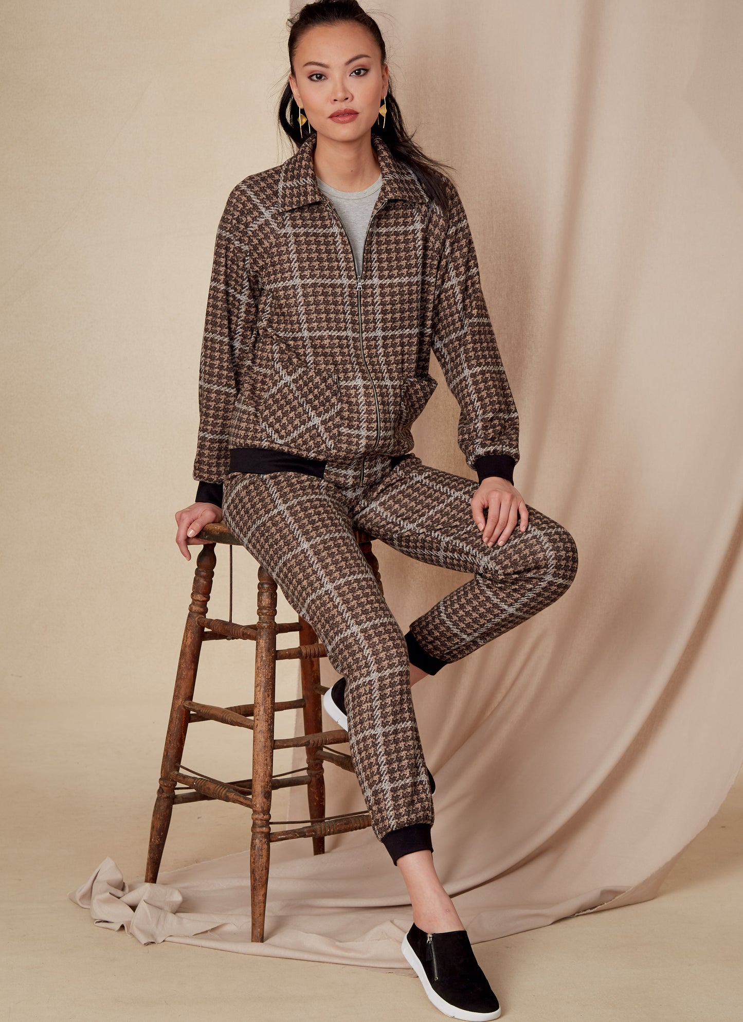 Voguepattern V183Misses' and Misses' Petite Jacket and Pants