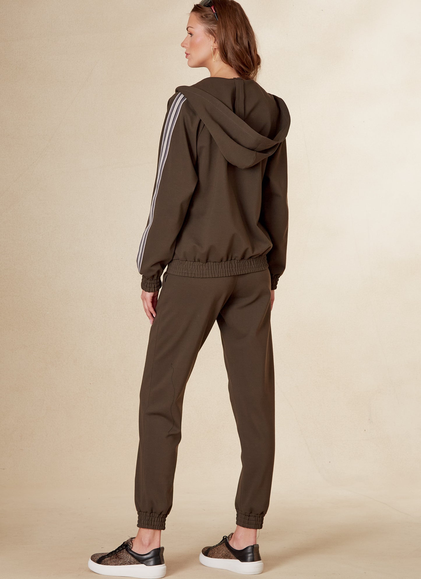 Voguepattern V183Misses' and Misses' Petite Jacket and Pants