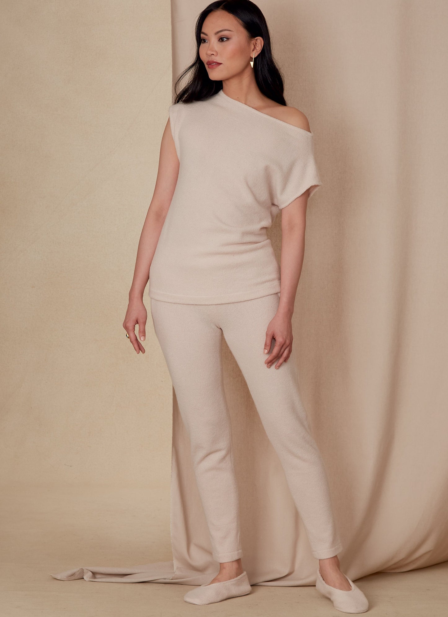 Voguepattern V1835 Miss Top, Pant, Slipper