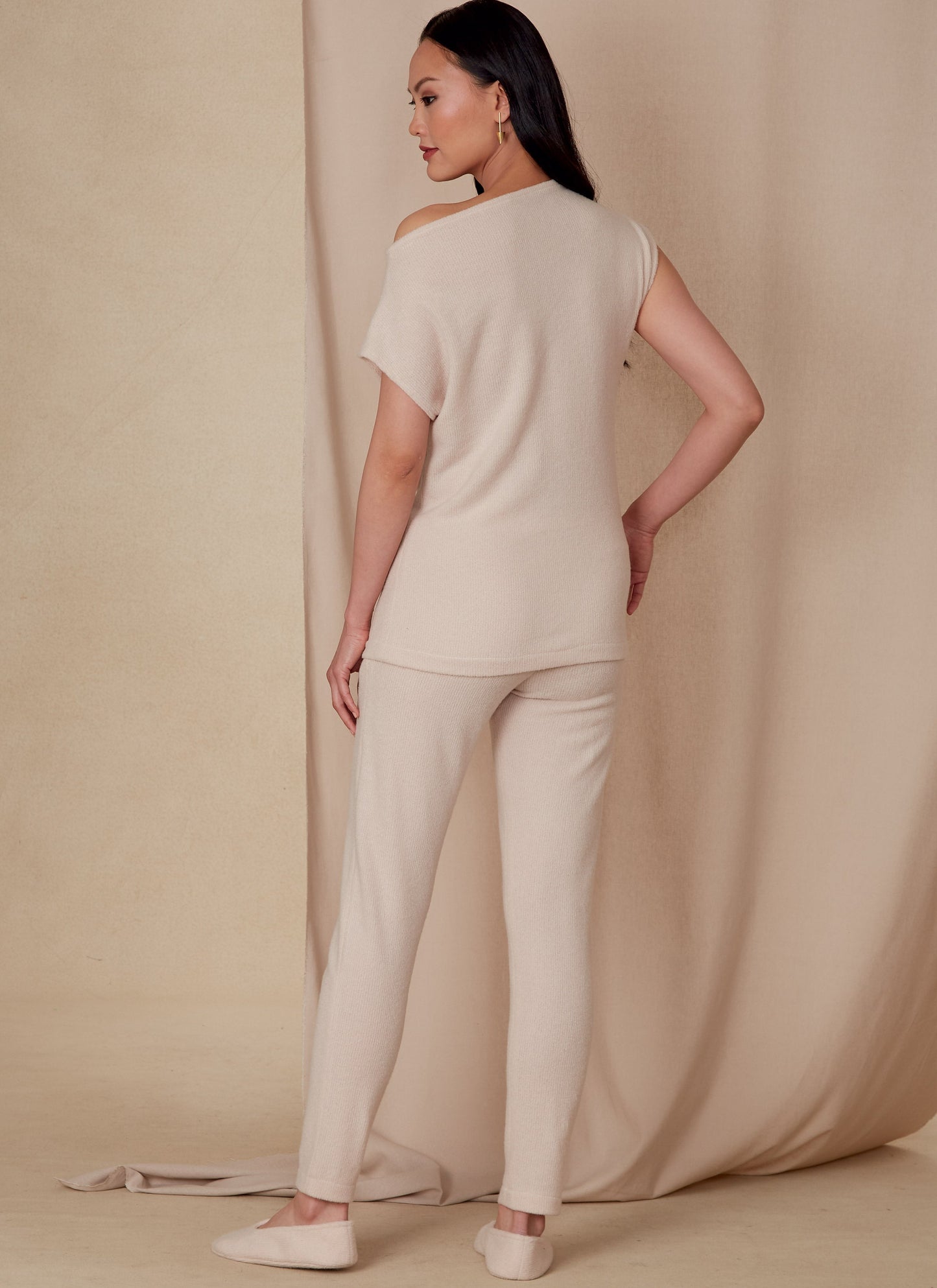 Voguepattern V1835 Miss Top, Pant, Slipper