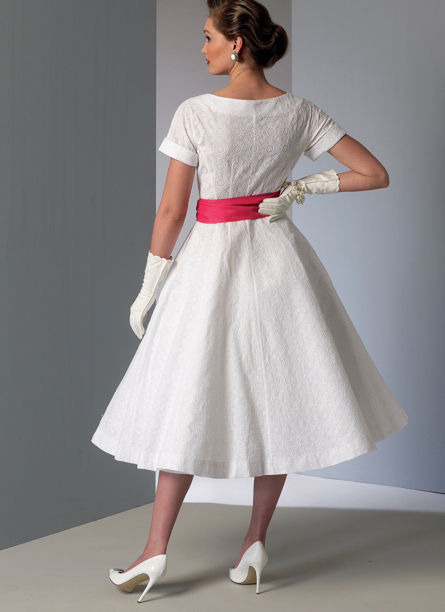 Vogue Pattern V9105 Misses' Dress and Sash